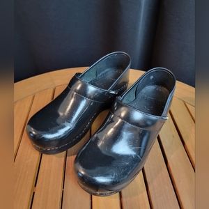Dansko Women's Professional Clogs Black Size‎ EU 37 US 6.5/7